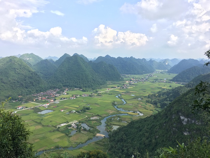 Car hire Bac Son valley